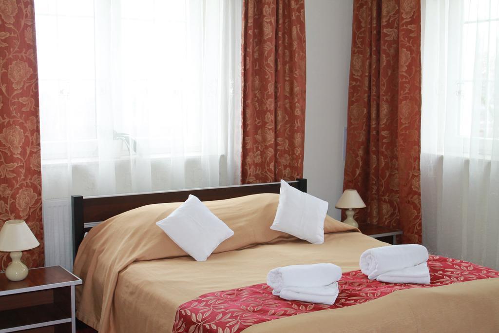 Hotel Kaprys Świdnik Extérieur photo