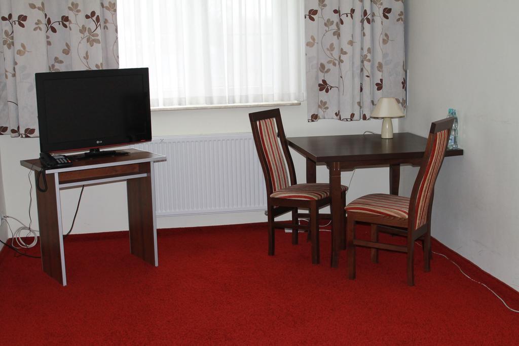 Hotel Kaprys Świdnik Chambre photo