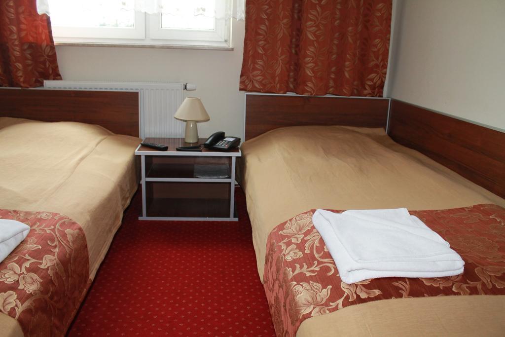 Hotel Kaprys Świdnik Chambre photo